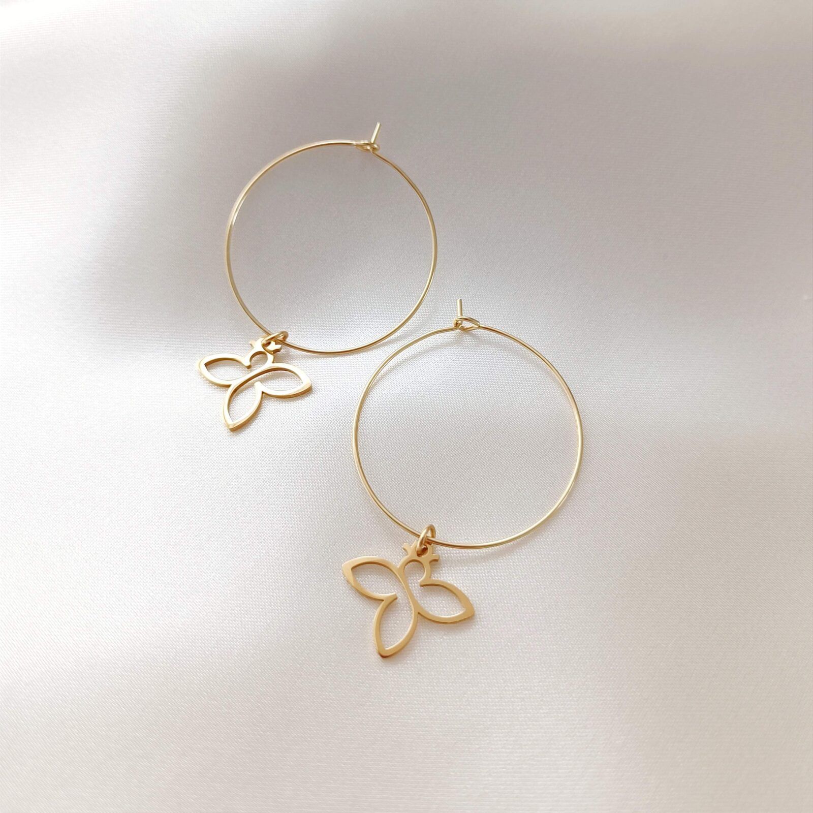 1000138488-01 Kolczyki Beezu - koła z pszczółką