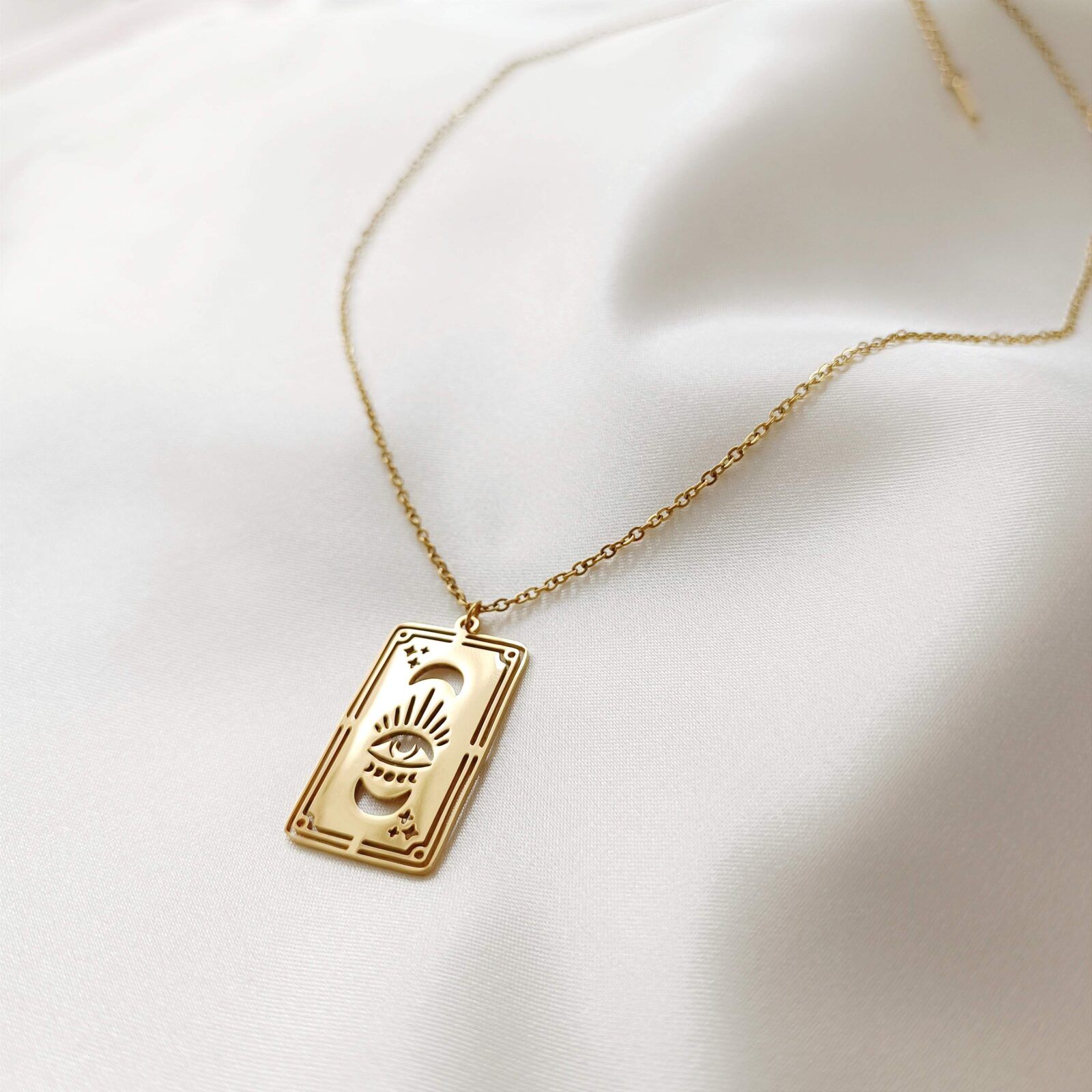 1000139670-01 Łańcuszek - karta z okiem