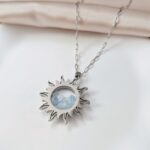 Sekretnik słońce z kamieniami