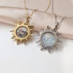 Sekretnik słońce z kamieniami