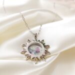 Sekretnik słońce z kamieniami