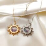 Sekretnik słońce z kamieniami