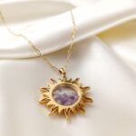 Sekretnik słońce z kamieniami