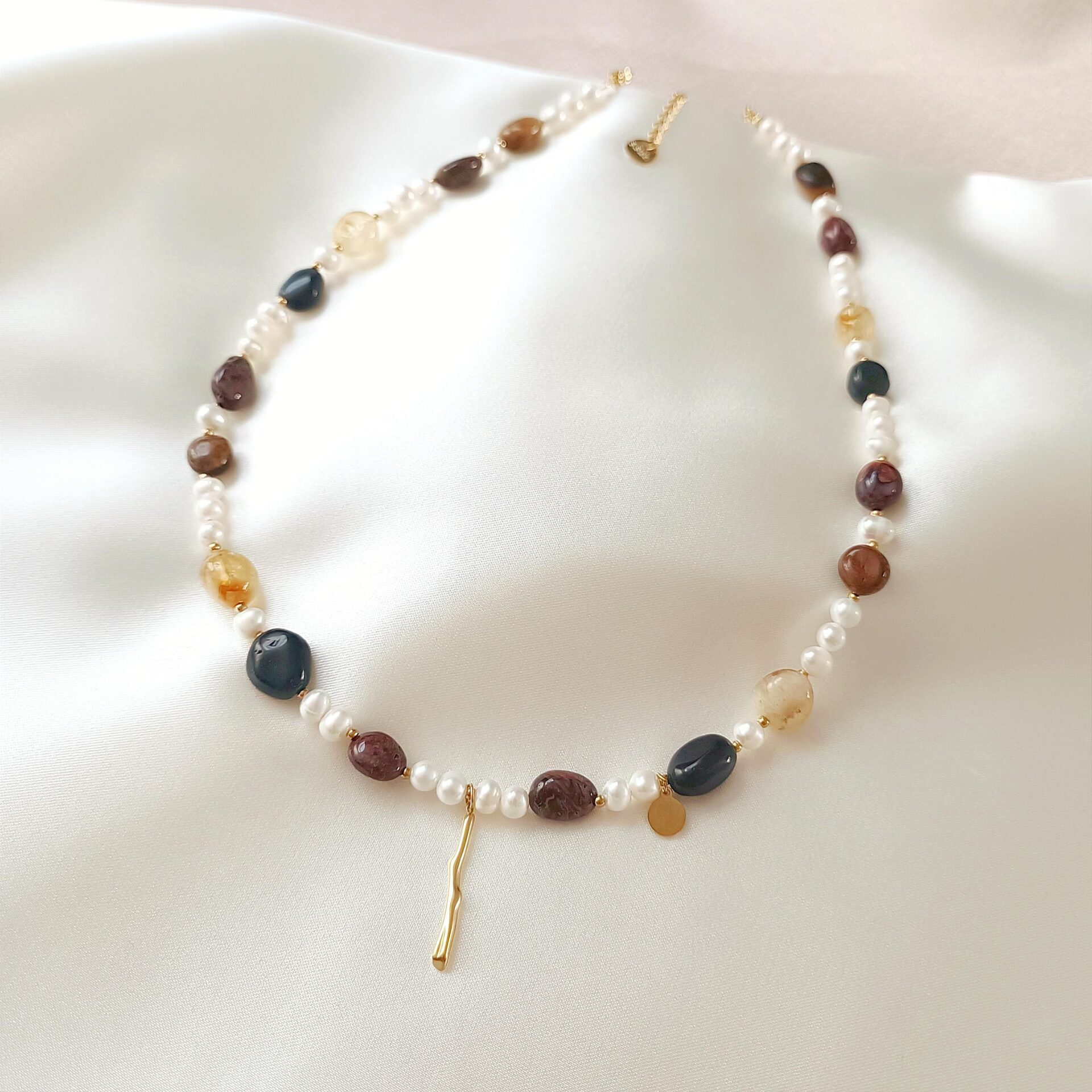 1000152787-01 Unikat - naszyjnik perły z bryłkami kamieni