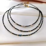 BLUE DIAMOND - naszyjnik z niebieskim diamentem - czarny BLUE DIAMOND - naszyjnik z niebieskim diamentem - czarny