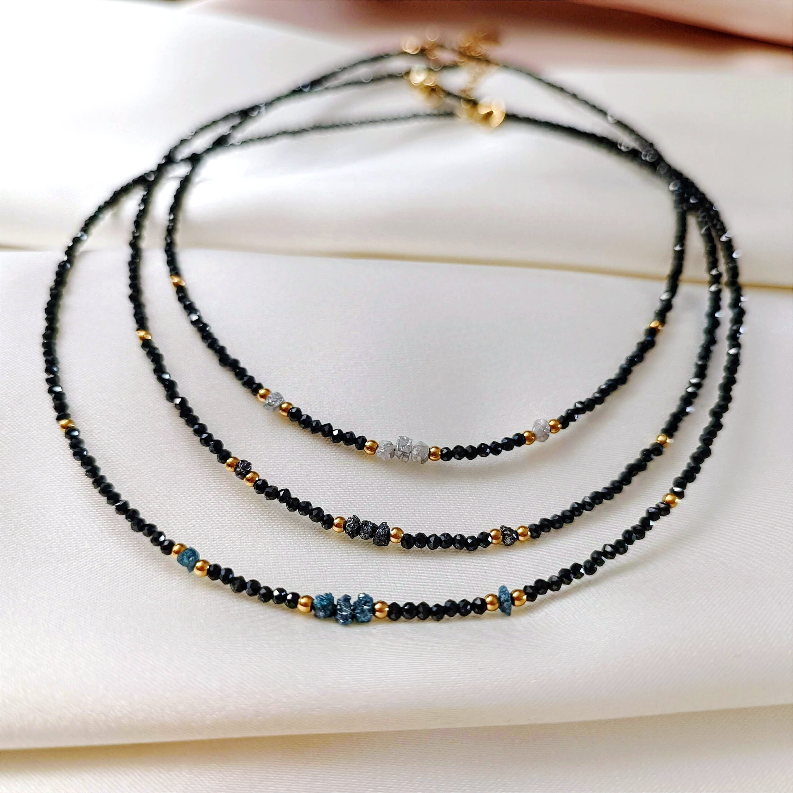 1000002892 BLUE DIAMOND - naszyjnik z niebieskim diamentem - czarny