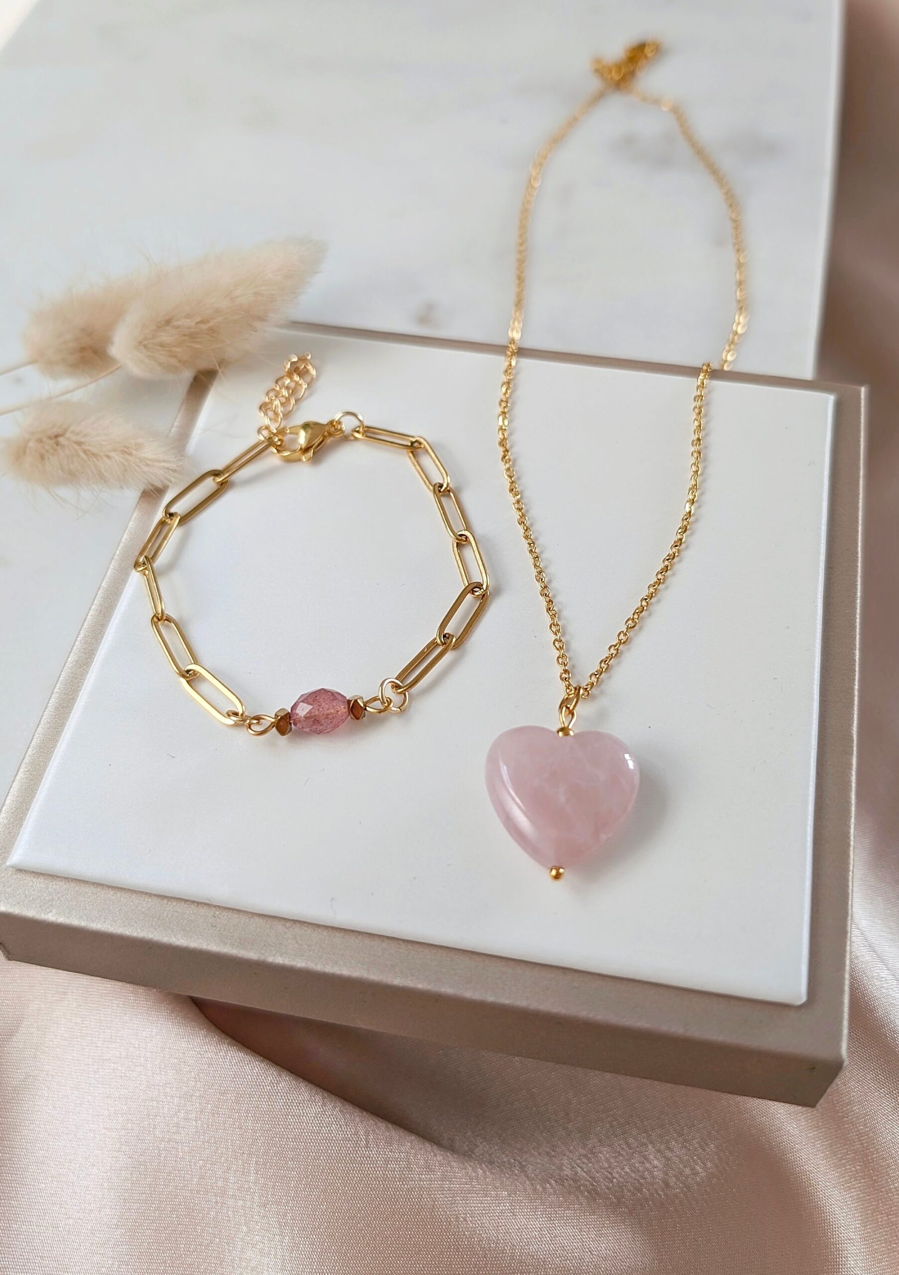 1000020768 Łańcuszek - serce kwarc różowy