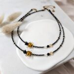 Choker amulet z pszczółką