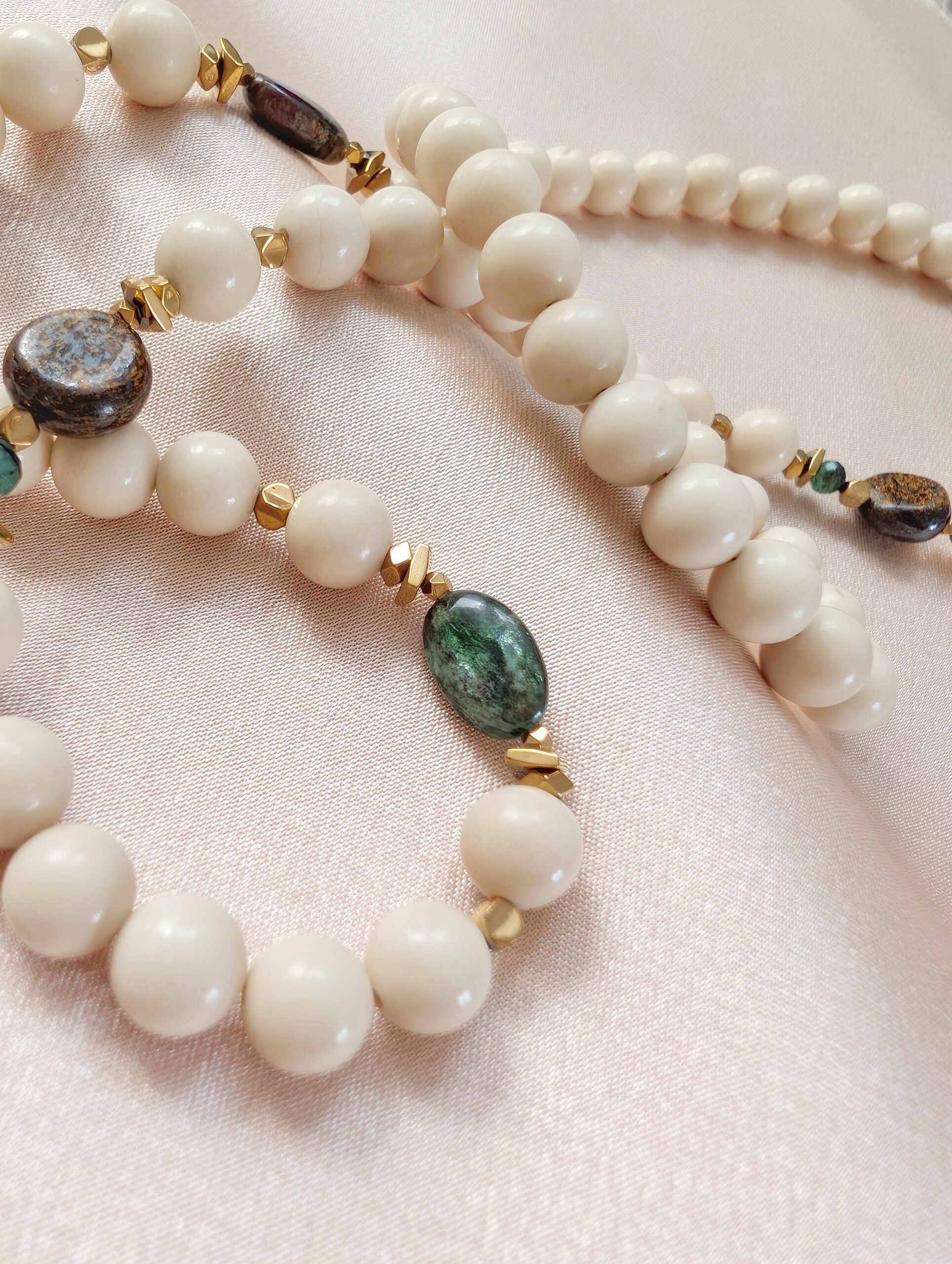 1000047737 Unikat - naszyjnik z szmaragdem