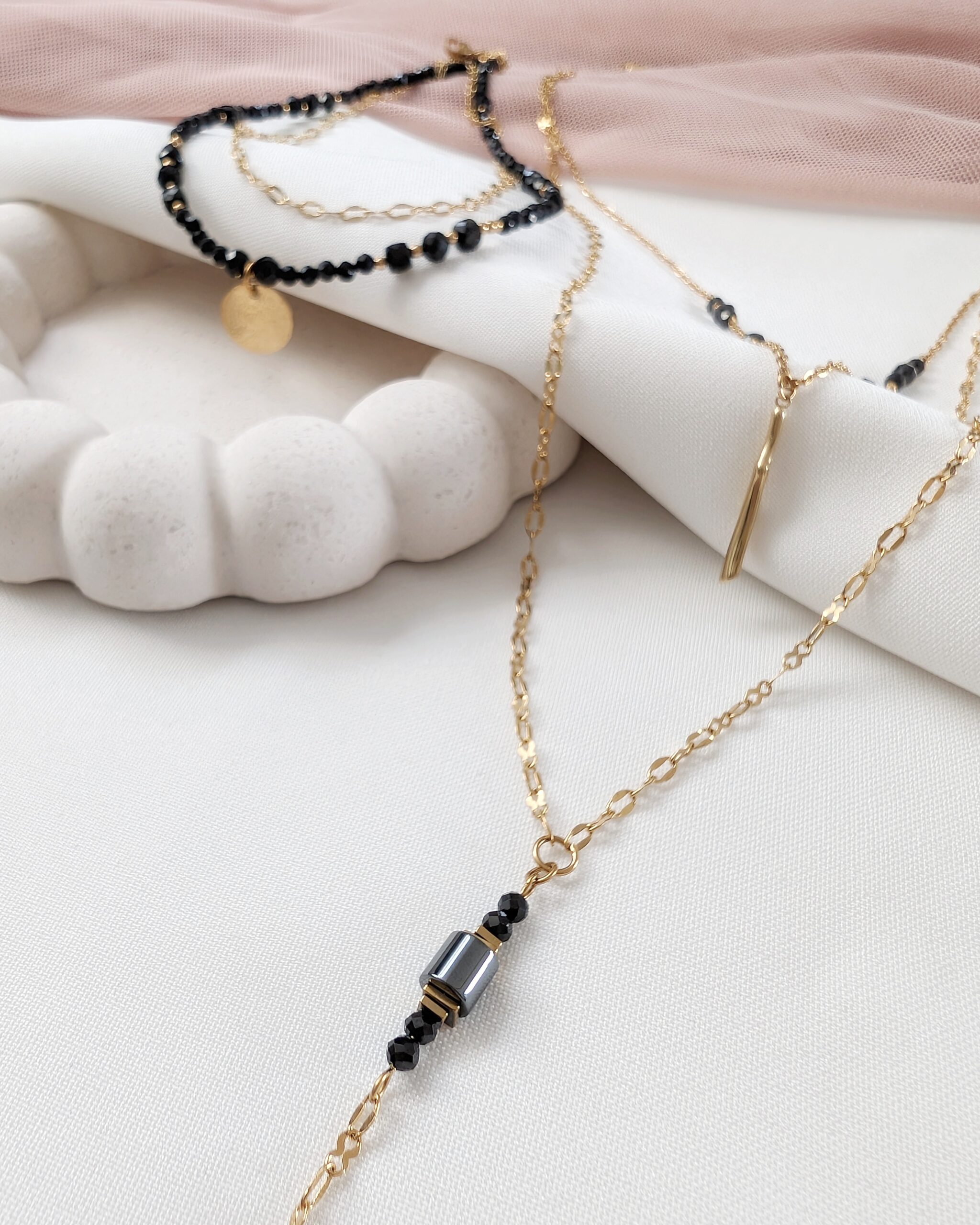 1000058526 Podwójny naszyjnik BLACK ESSENCE - długi