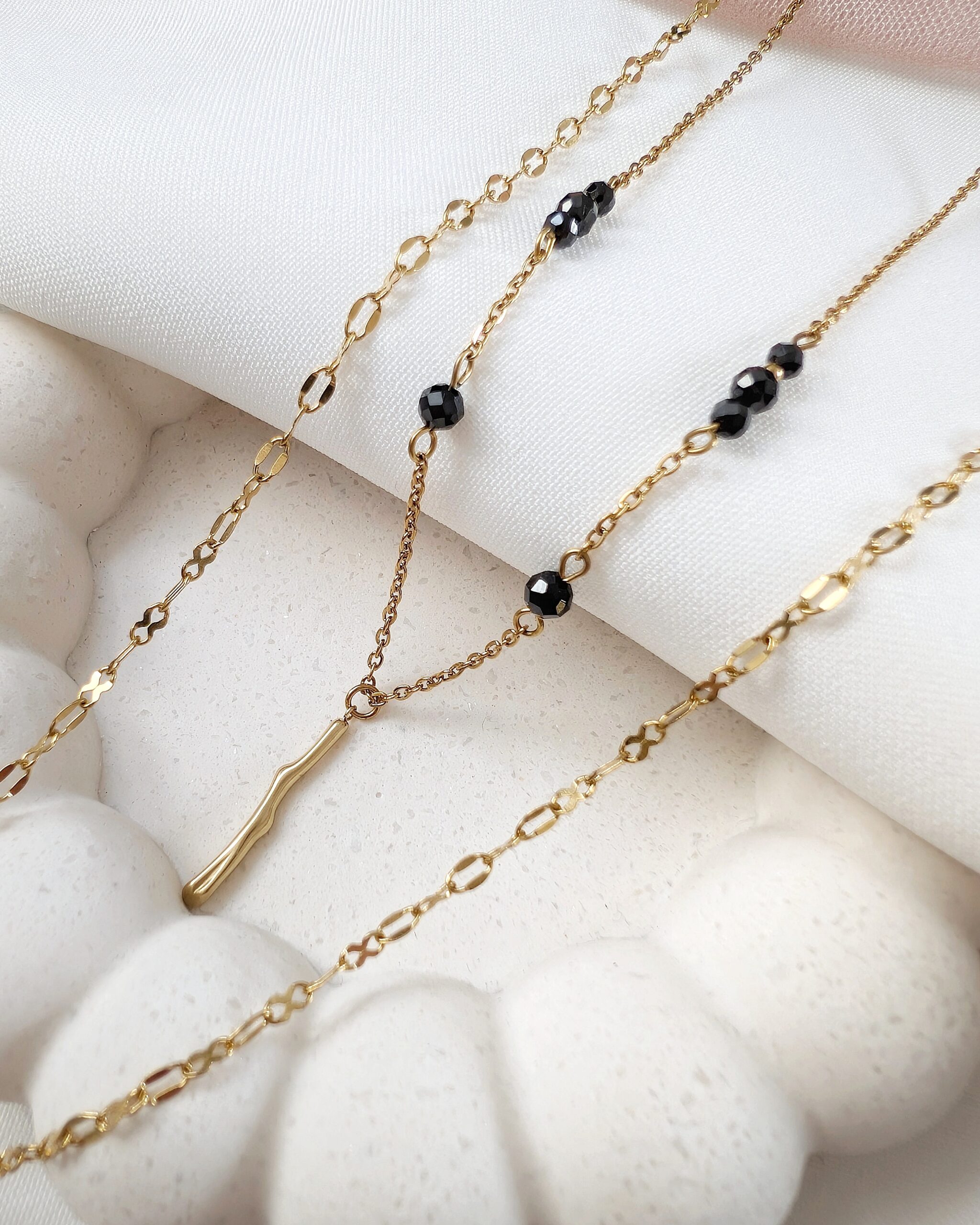 1000062089 (1) Podwójny naszyjnik BLACK ESSENCE - długi