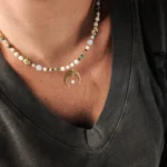 Unikatowe naszyjniki z niebieskimi kamieniami