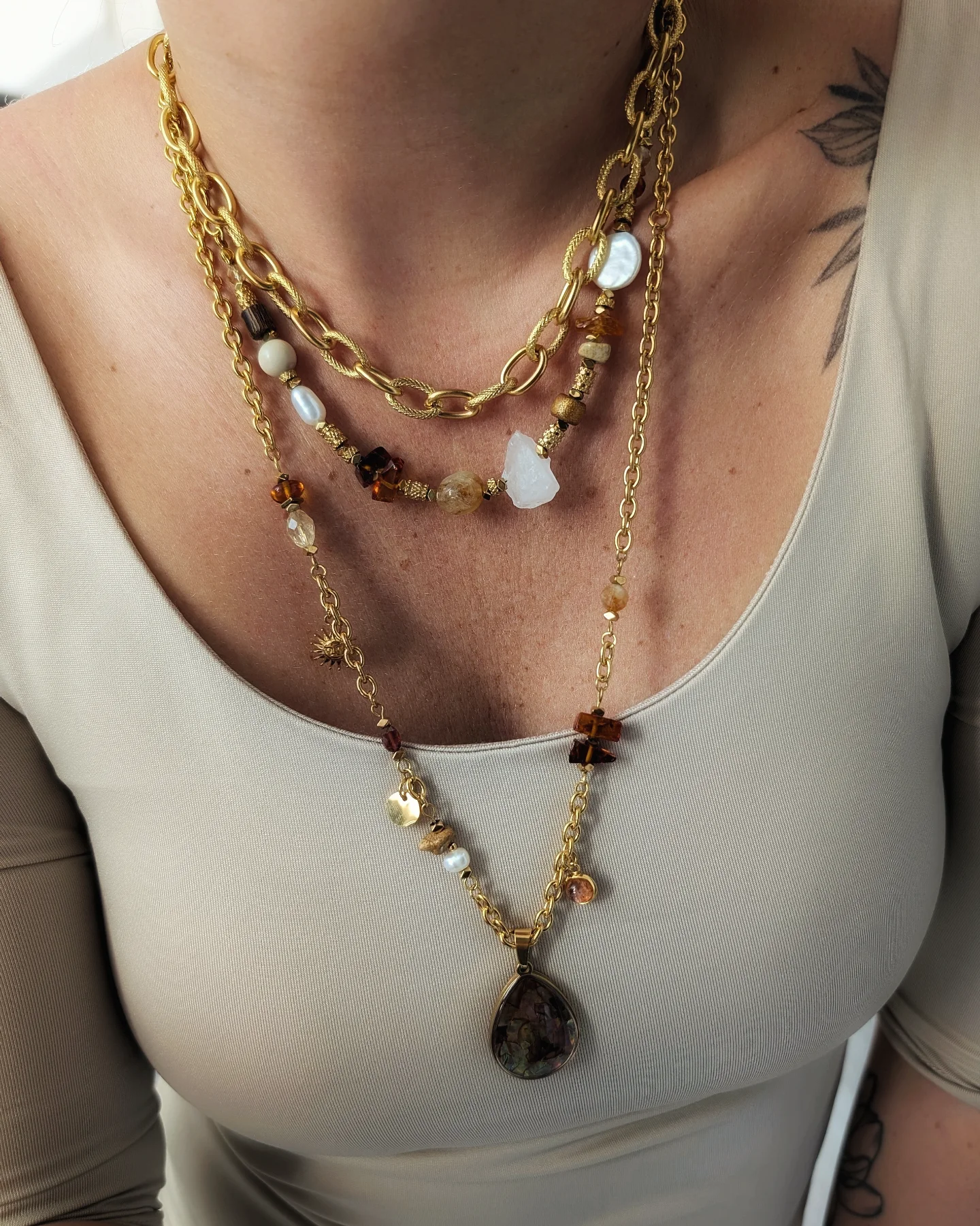 IMG_20260319_201328_278 Naszyjnik ETERNA z surowym kryształem górskim