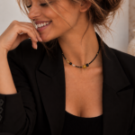 Choker amulet z pszczółką